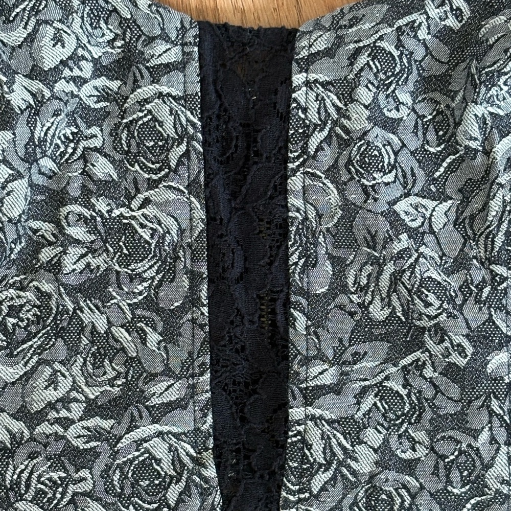 Urban Outfitters Pins & Needles Black & Cream Lace Bralette BraletteTop - Picture 2 of 7